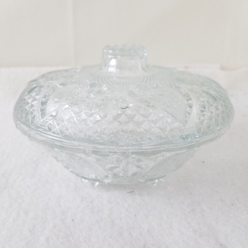 Bowl vntg molded glass Lidded‎ Serving Pattern: Hearts & Fleur De Lys 1970s